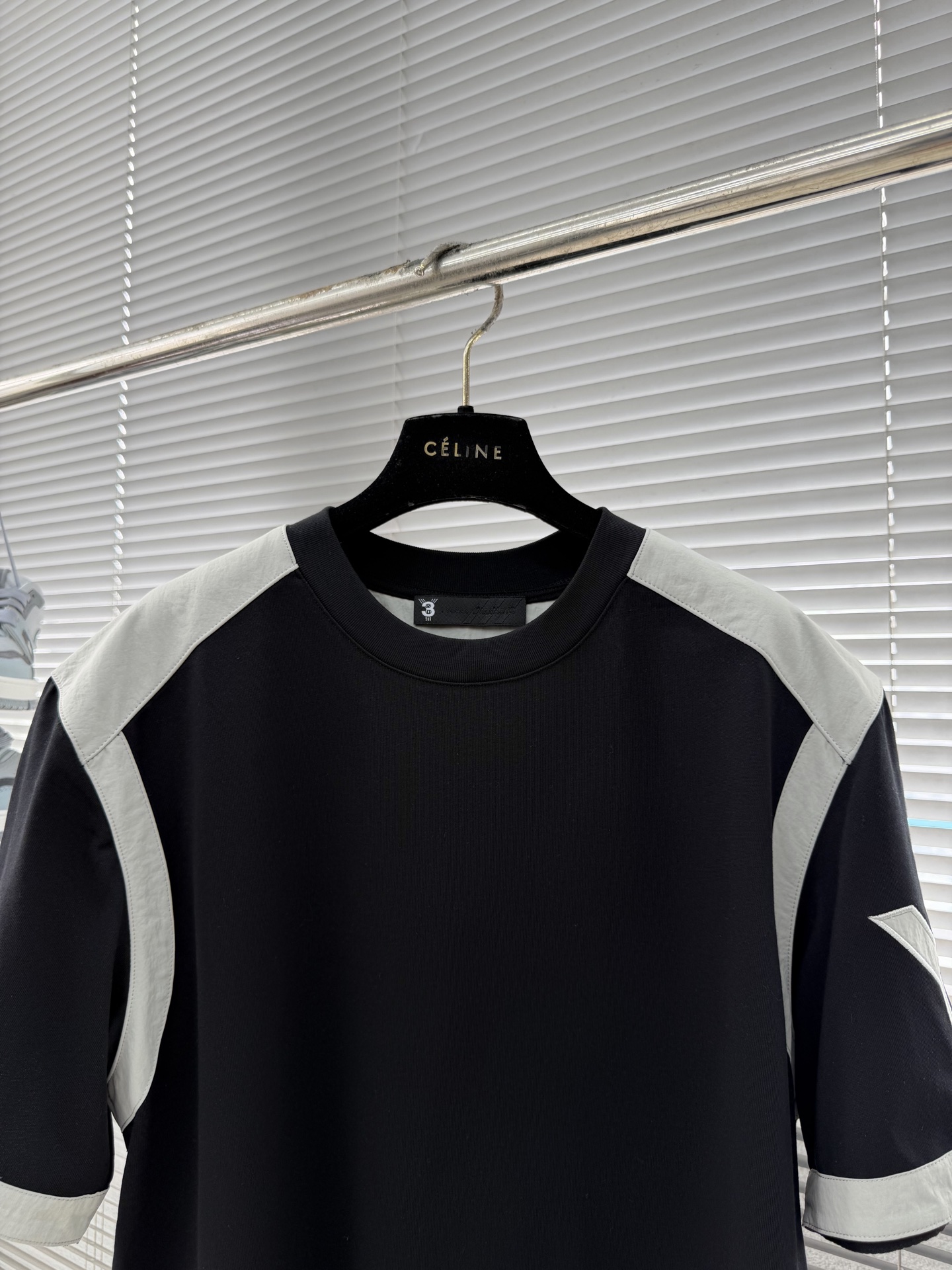 -Y-3 Yamamoto山本耀司 春夏新款拼接短袖T经典三杠拼接设计新颖且极具辨识度，宽松版型个性立体