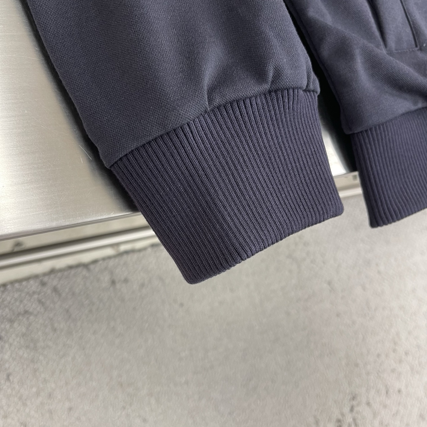 -GUCC 新款饰仿水晶平纹针织拉链夹克渐变效果仿水晶刺绣与品牌标志性面料（如GG帆布、平纹针织面料、针