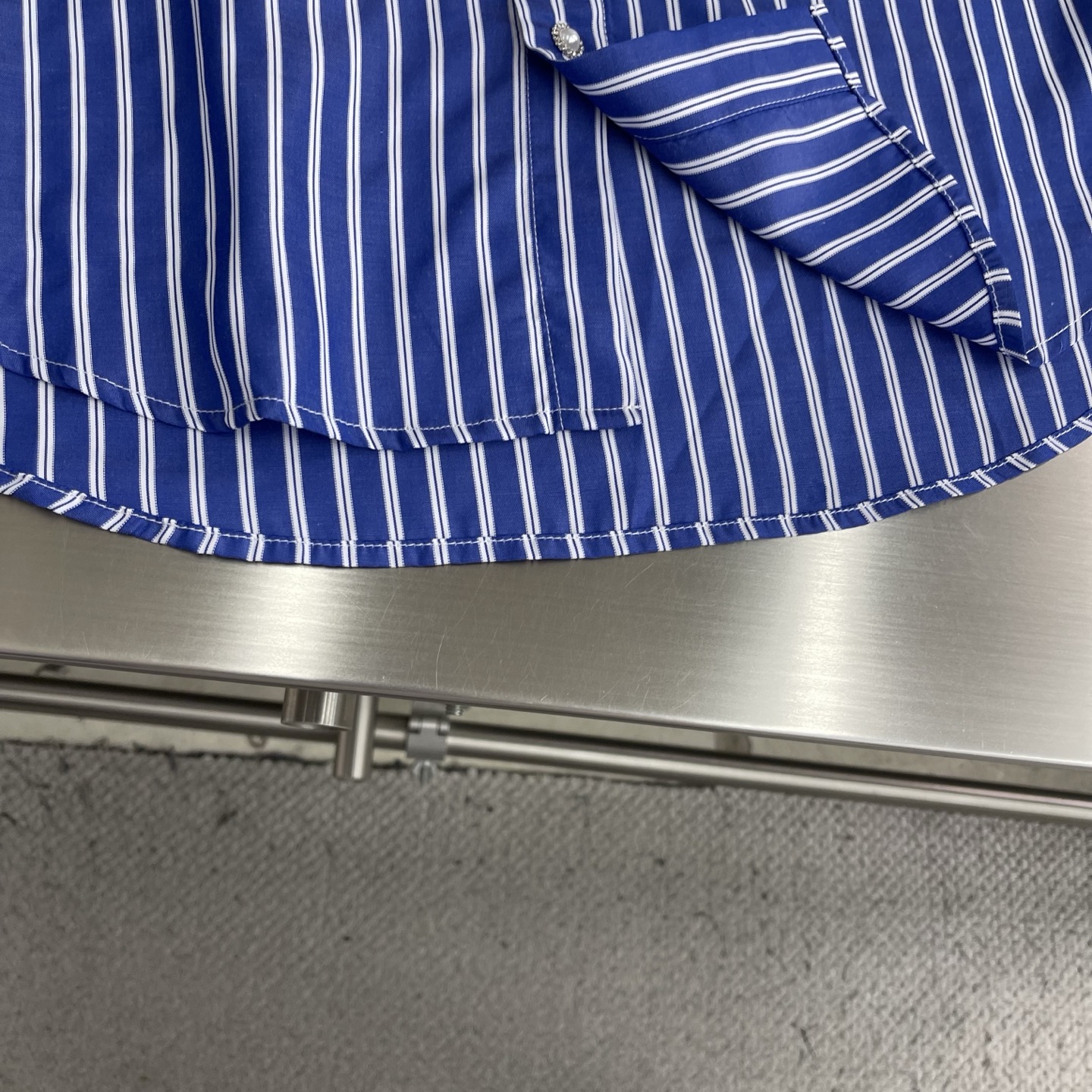 -PORTS 26新款蓝色条纹方领长袖衬衫，男女同款 高版本。码数：S.M.L衣长70.5 72.5 7