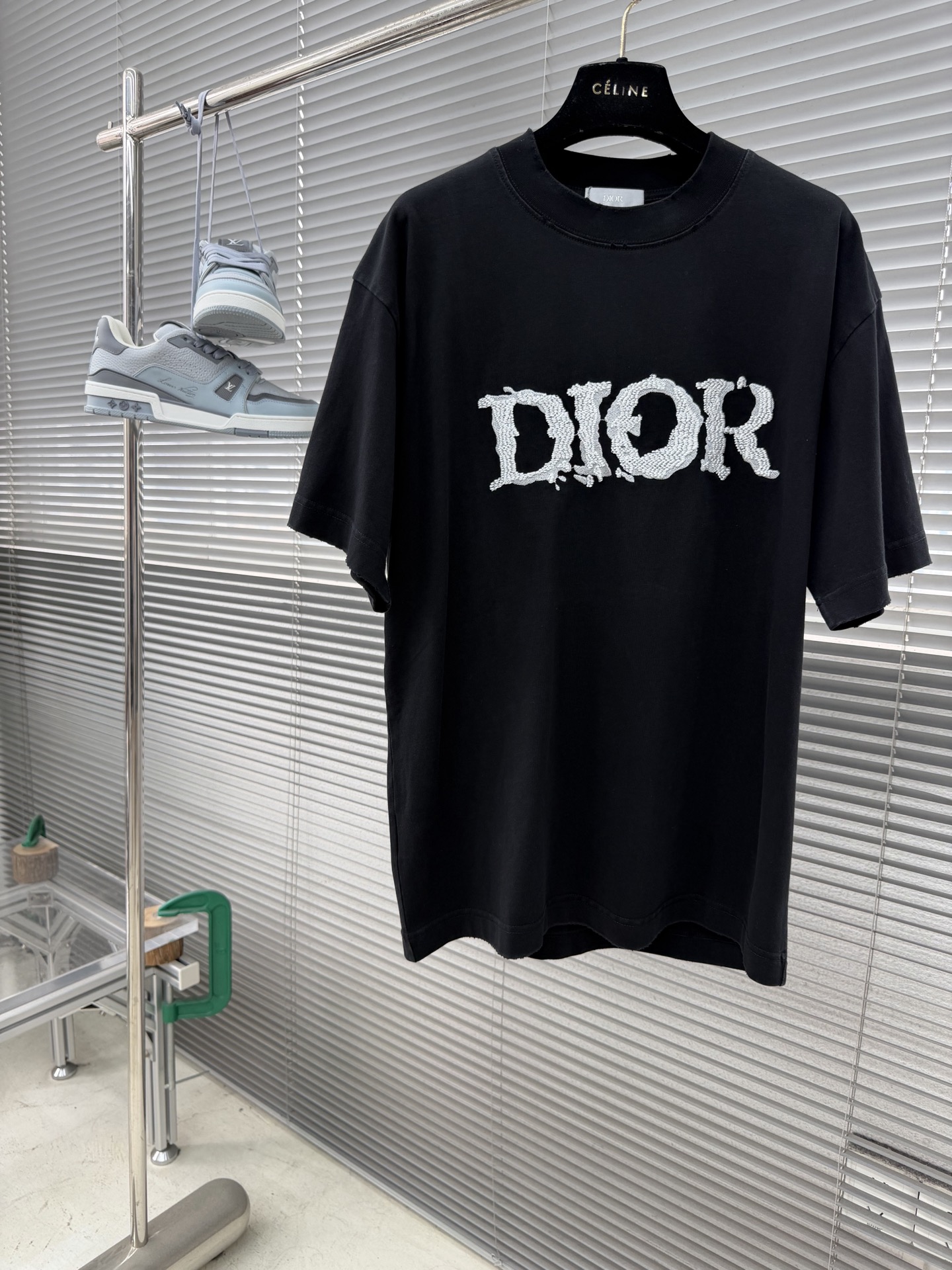 -Dio 2026春夏新款 手工磨破 重工中空绣花 300克短袖t恤 宽松版型男女同款 尺码：S M L