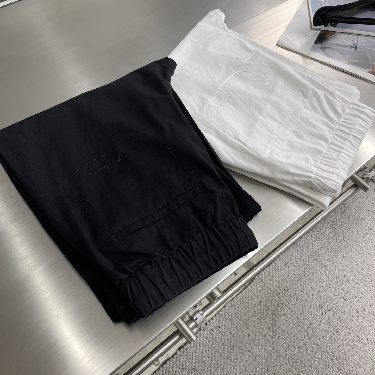 -Y-3 26早春新款休闲卫裤！高级定制面料透气面料，细节无可挑剔，顶级辅料配备，原版logo设计理念，