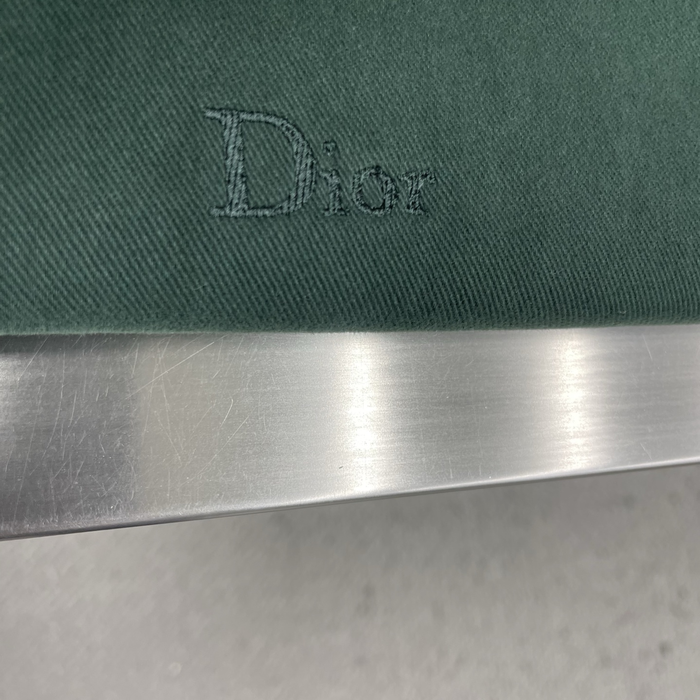 -Dio 新款美式复古风PU皮拼接夹克！哈灵顿翻领设计，深棕主色+PU皮领，层次感满满!短款版型，金属纽