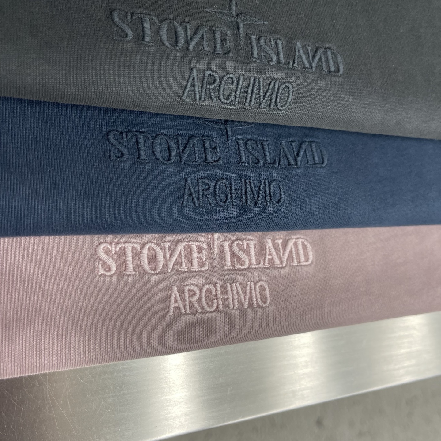 -Stone Island 2026秋冬系列休闲圆领T恤 码数:M-5XL 正常版型 超喜欢一款宽松短袖T恤衫 -Stone Island 2026秋冬系列休闲圆领T恤 码数:M-5XL 正常版型 超喜欢一款宽松短袖T恤衫