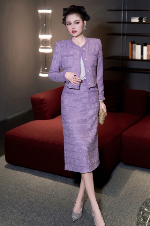 Elegant Tweed Skirt Suit Set - Chanel Inspired, Soft Fabric, Luxurious Look 1 Elegant Tweed Skirt Suit Set - Chanel Inspired, Soft Fabric, Luxurious Look