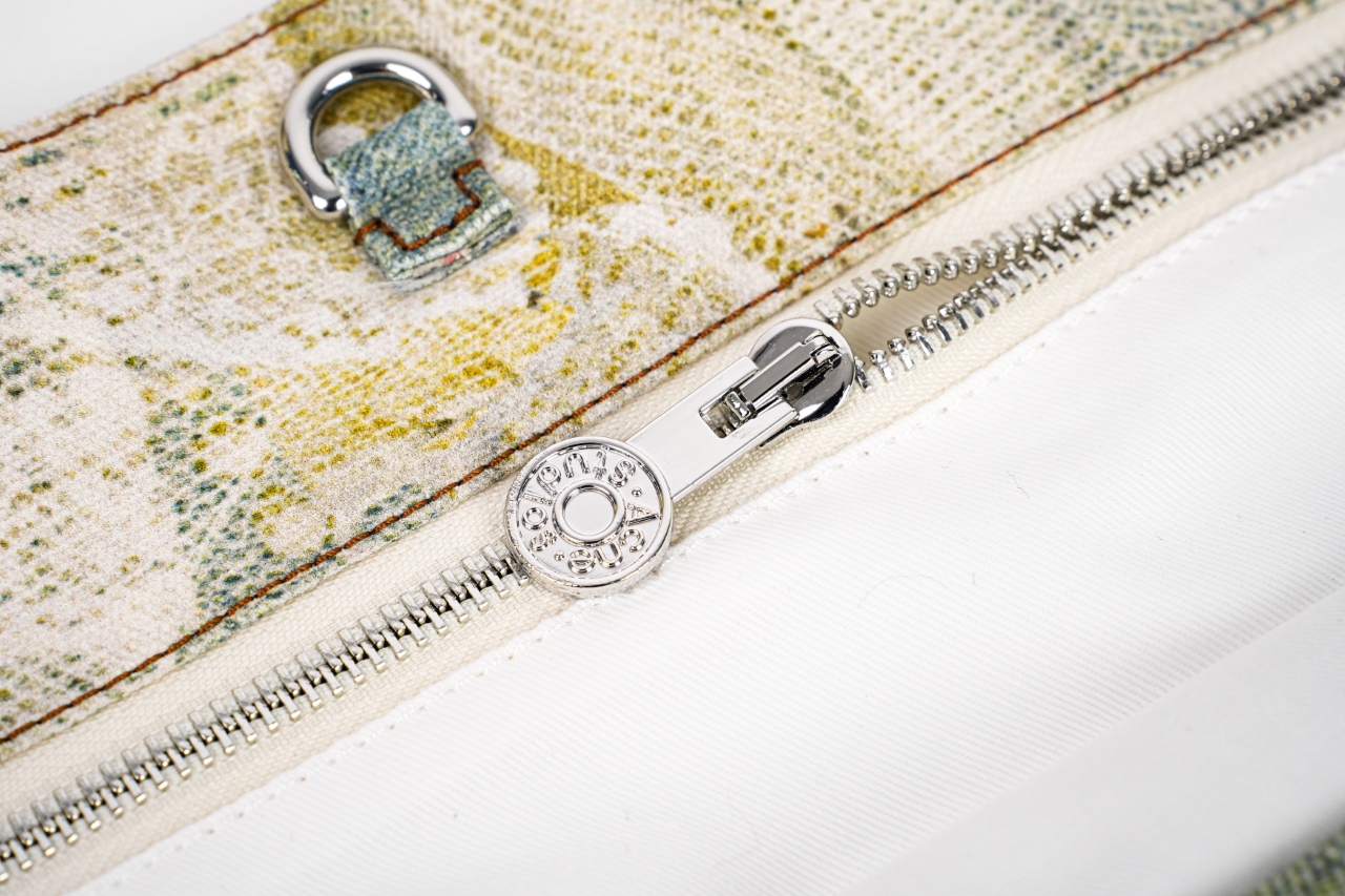 250 As 25 蕾丝珍珠印花牛仔托特包 采用高密双股纱线织造 克重达420g/㎡ 表面呈现粗粝斜纹肌理-Chinese UA Cheap High Quatity Brand Clothes Bags handbags Sneakers wholesale wholesaler seller from China Factory suppliers Fashion Clothing Shoes best Quality Beautiful Price 250 As 25 蕾丝珍珠印花牛仔托特包 采用高密双股纱线织造 克重达420g/㎡ 表面呈现粗粝斜纹肌理