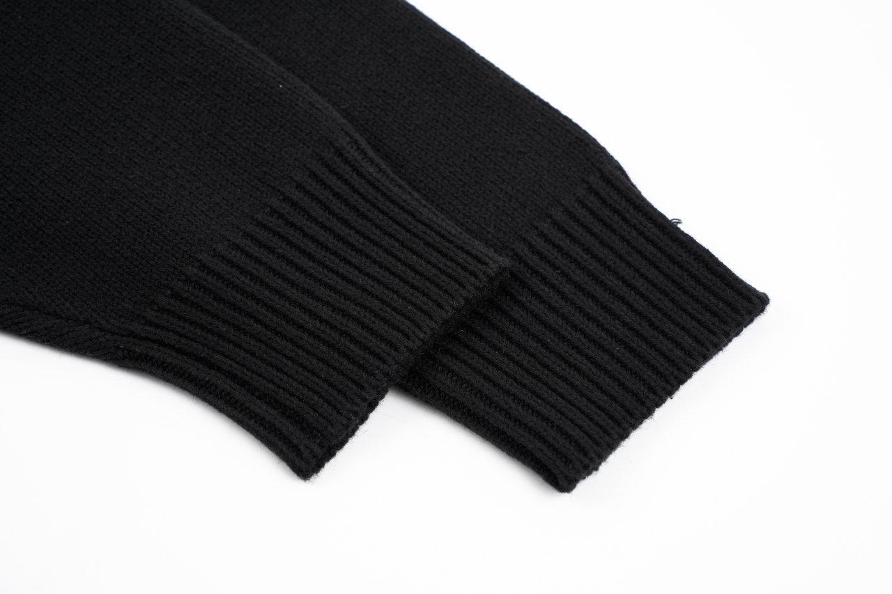 340 Charil Lucian 25 恐龙提花圆领毛衣 32S定染全精高捻棉和13S貂绒纱线