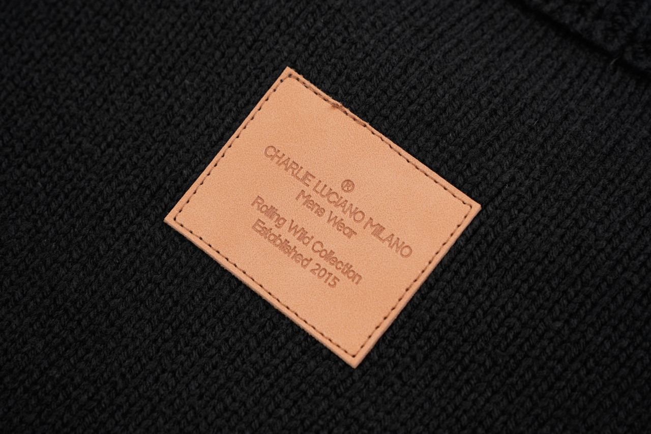 340 Charil Lucian 25 恐龙提花圆领毛衣 32S定染全精高捻棉和13S貂绒纱线