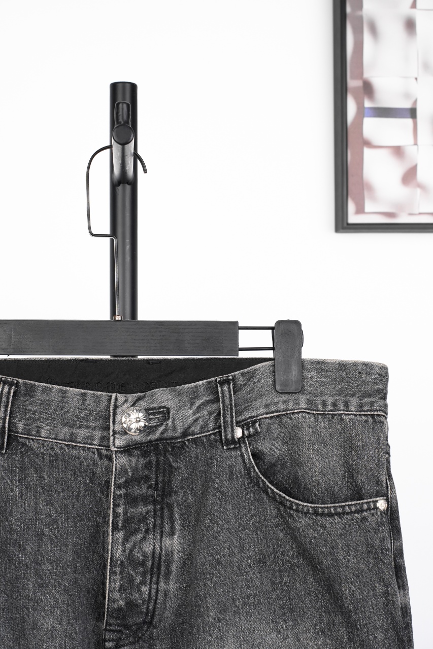 克罗心牛仔长裤 不同水洗质感的款式 对腿细腿粗人士十分友好 微喇的版型十分修饰腿型