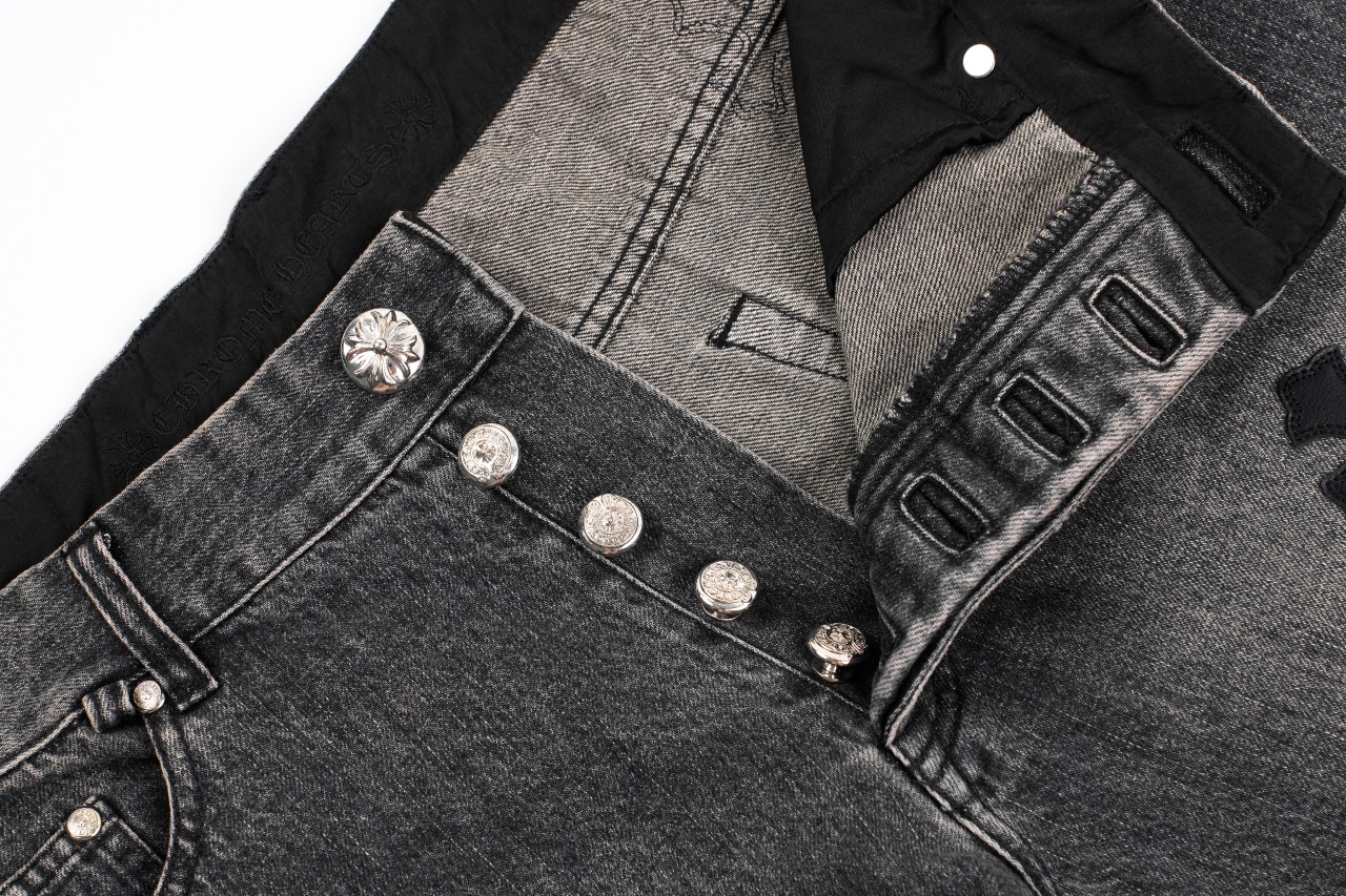 克罗心牛仔长裤 不同水洗质感的款式 对腿细腿粗人士十分友好 微喇的版型十分修饰腿型