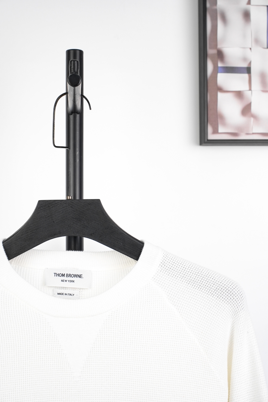 TB 25 领口三角圆领毛衣-白色-莆田鞋,莆田鞋货源,高仿鞋,高仿鞋货源,安福档口,莆田高仿鞋,莆田鞋批发,高仿鞋批发,莆田高仿运动鞋,高仿运动鞋,莆田运动鞋 TB 25 领口三角圆领毛衣-白色