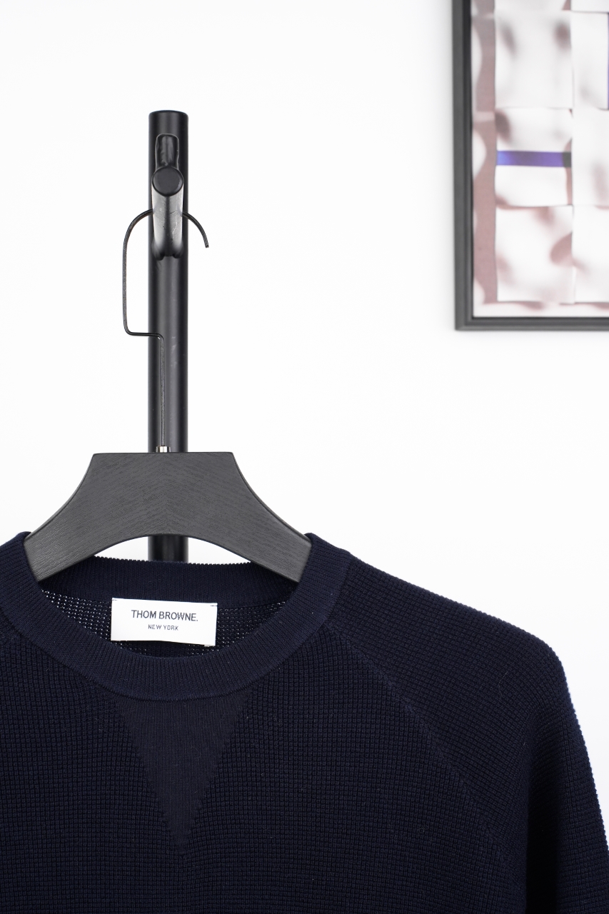 TB 25 领口三角圆领毛衣 -藏青色