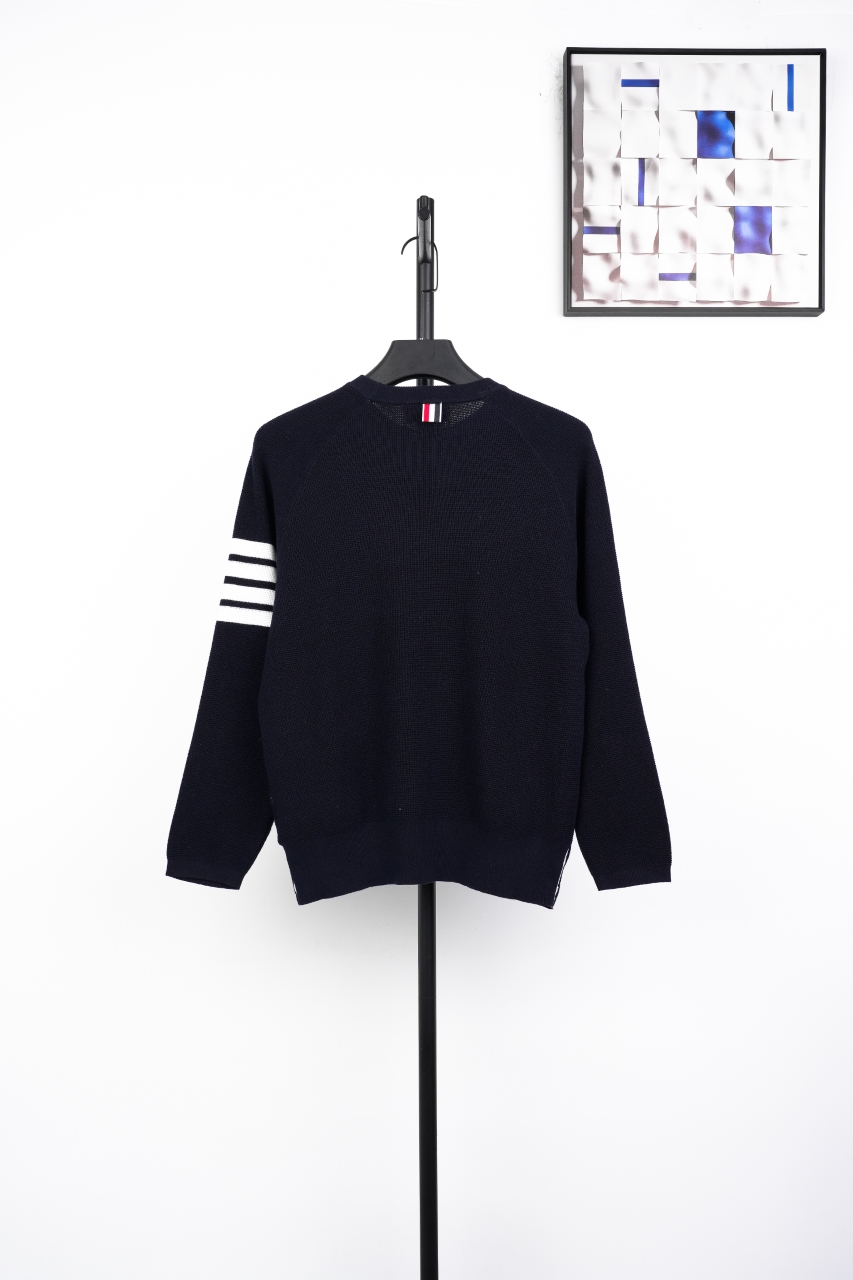 TB 25 领口三角圆领毛衣 -藏青色