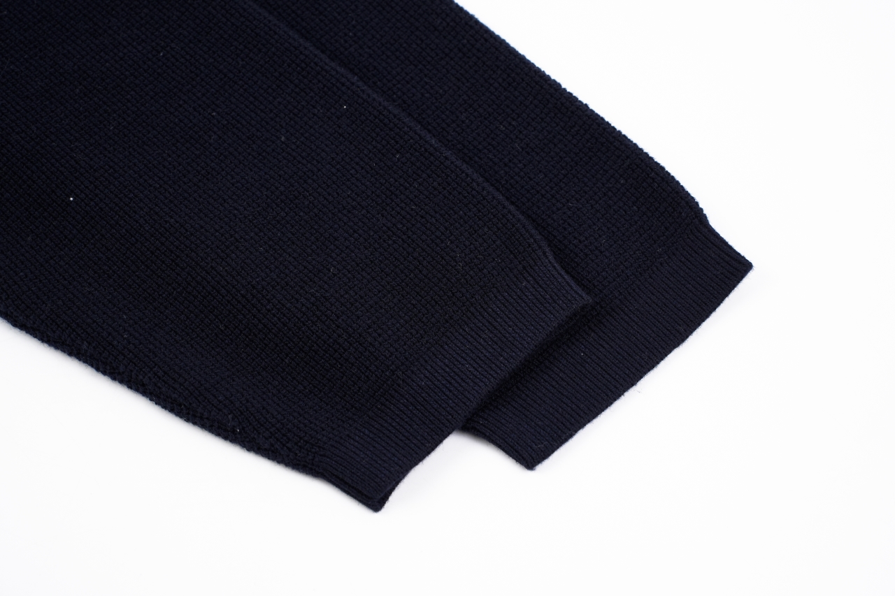 TB 25 领口三角圆领毛衣 -藏青色