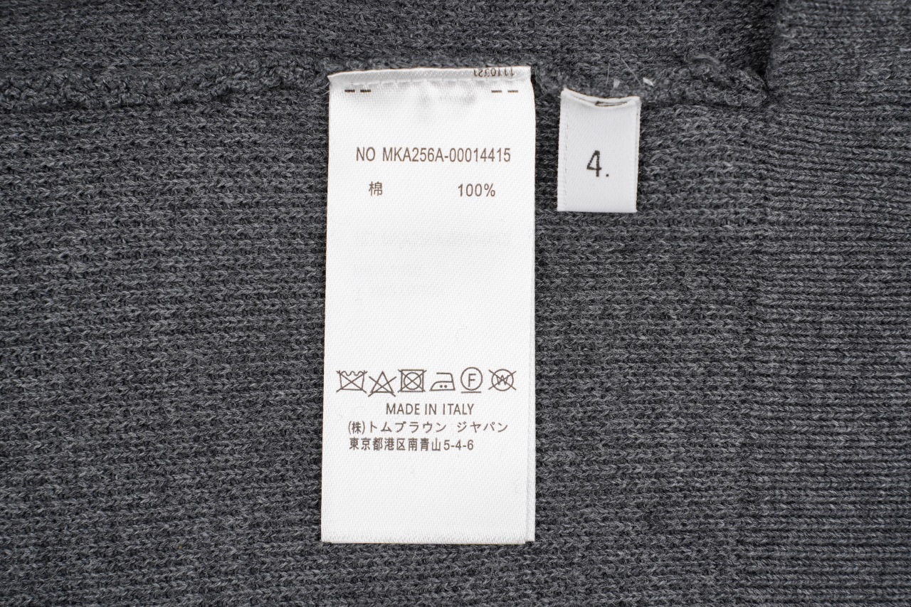 TB 25 领口三角圆领毛衣