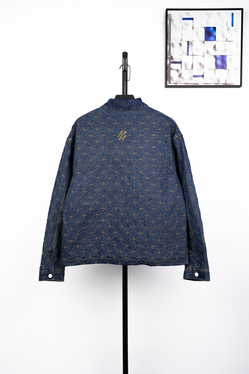 LV 25 圆环绗线夹棉外套 定制原版斜纹全棉牛仔面料-莆田鞋,莆田鞋货源,高仿鞋,高仿鞋货源,安福档口,莆田高仿鞋,莆田鞋批发,高仿鞋批发,莆田高仿运动鞋,高仿运动鞋,莆田运动鞋 LV 25 圆环绗线夹棉外套 定制原版斜纹全棉牛仔面料