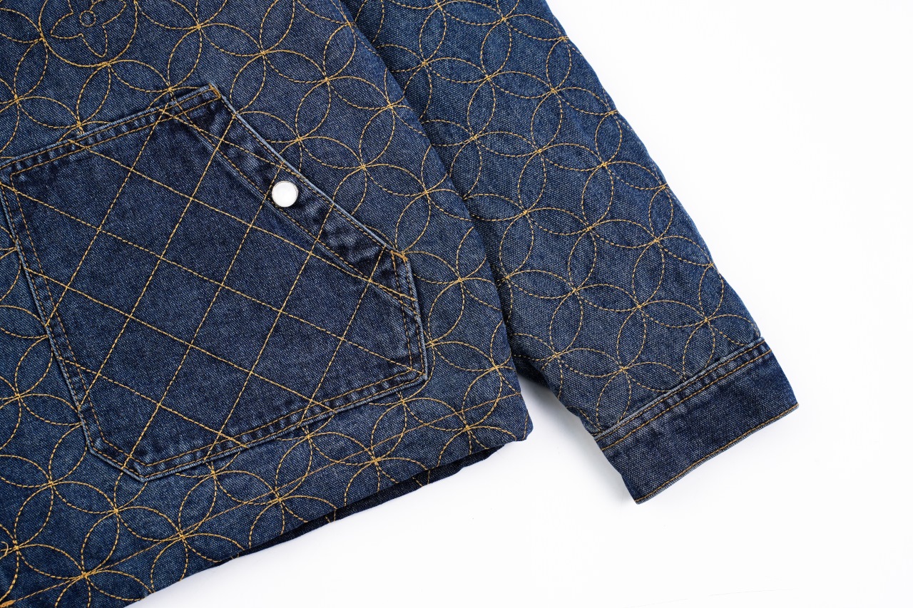 LV 25 圆环绗线夹棉外套 定制原版斜纹全棉牛仔面料-莆田鞋,莆田鞋货源,高仿鞋,高仿鞋货源,安福档口,莆田高仿鞋,莆田鞋批发,高仿鞋批发,莆田高仿运动鞋,高仿运动鞋,莆田运动鞋 LV 25 圆环绗线夹棉外套 定制原版斜纹全棉牛仔面料