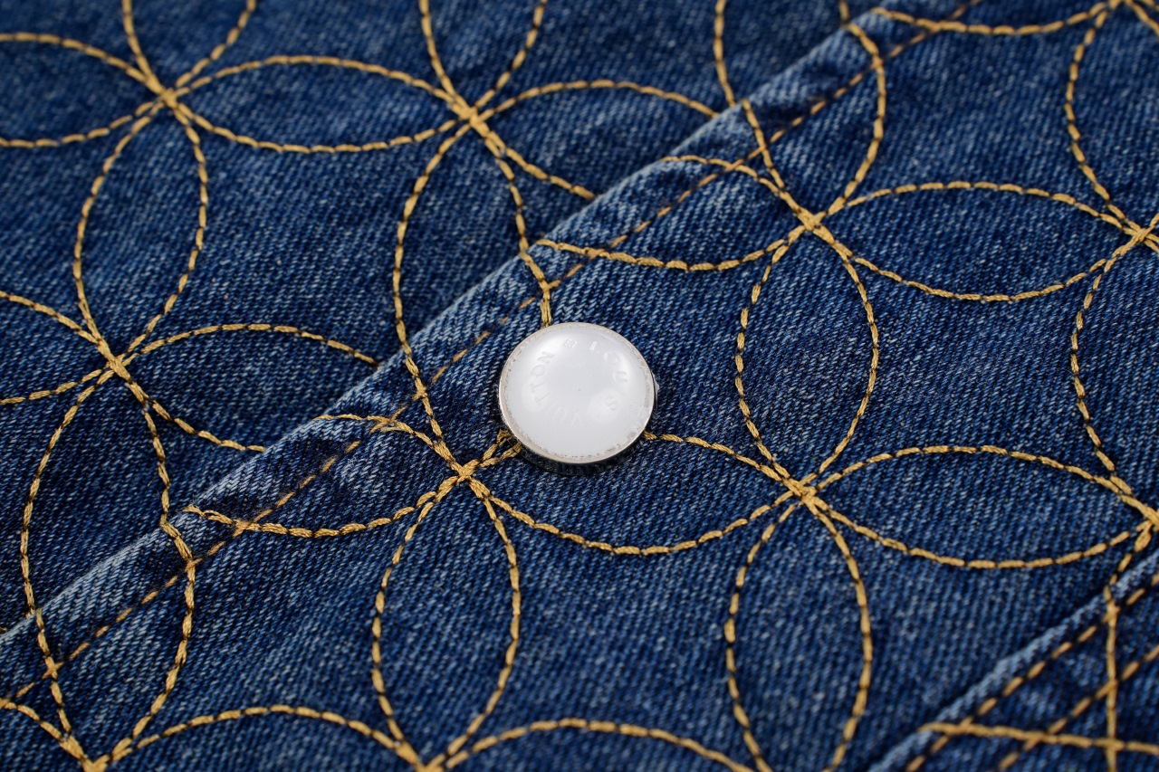 LV 25 圆环绗线夹棉外套 定制原版斜纹全棉牛仔面料-莆田鞋,莆田鞋货源,高仿鞋,高仿鞋货源,安福档口,莆田高仿鞋,莆田鞋批发,高仿鞋批发,莆田高仿运动鞋,高仿运动鞋,莆田运动鞋 LV 25 圆环绗线夹棉外套 定制原版斜纹全棉牛仔面料