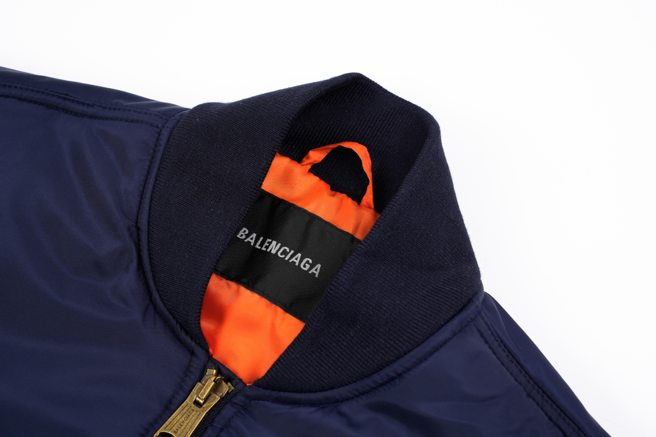 巴黎世家 25 秀场飞行夹克棉服外套-莆田鞋,莆田鞋货源,高仿鞋,高仿鞋货源,安福档口,莆田高仿鞋,莆田鞋批发,高仿鞋批发,莆田高仿运动鞋,高仿运动鞋,莆田运动鞋 巴黎世家 25 秀场飞行夹克棉服外套