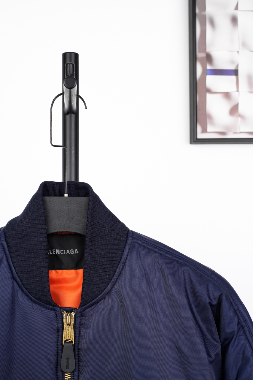 巴黎世家 25 秀场飞行夹克棉服外套-莆田鞋,莆田鞋货源,高仿鞋,高仿鞋货源,安福档口,莆田高仿鞋,莆田鞋批发,高仿鞋批发,莆田高仿运动鞋,高仿运动鞋,莆田运动鞋 巴黎世家 25 秀场飞行夹克棉服外套