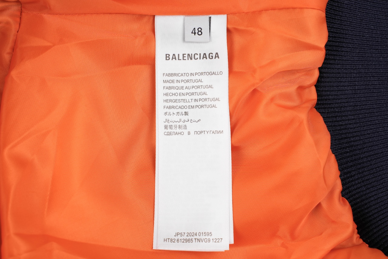 巴黎世家 25 秀场飞行夹克棉服外套-莆田鞋,莆田鞋货源,高仿鞋,高仿鞋货源,安福档口,莆田高仿鞋,莆田鞋批发,高仿鞋批发,莆田高仿运动鞋,高仿运动鞋,莆田运动鞋 巴黎世家 25 秀场飞行夹克棉服外套