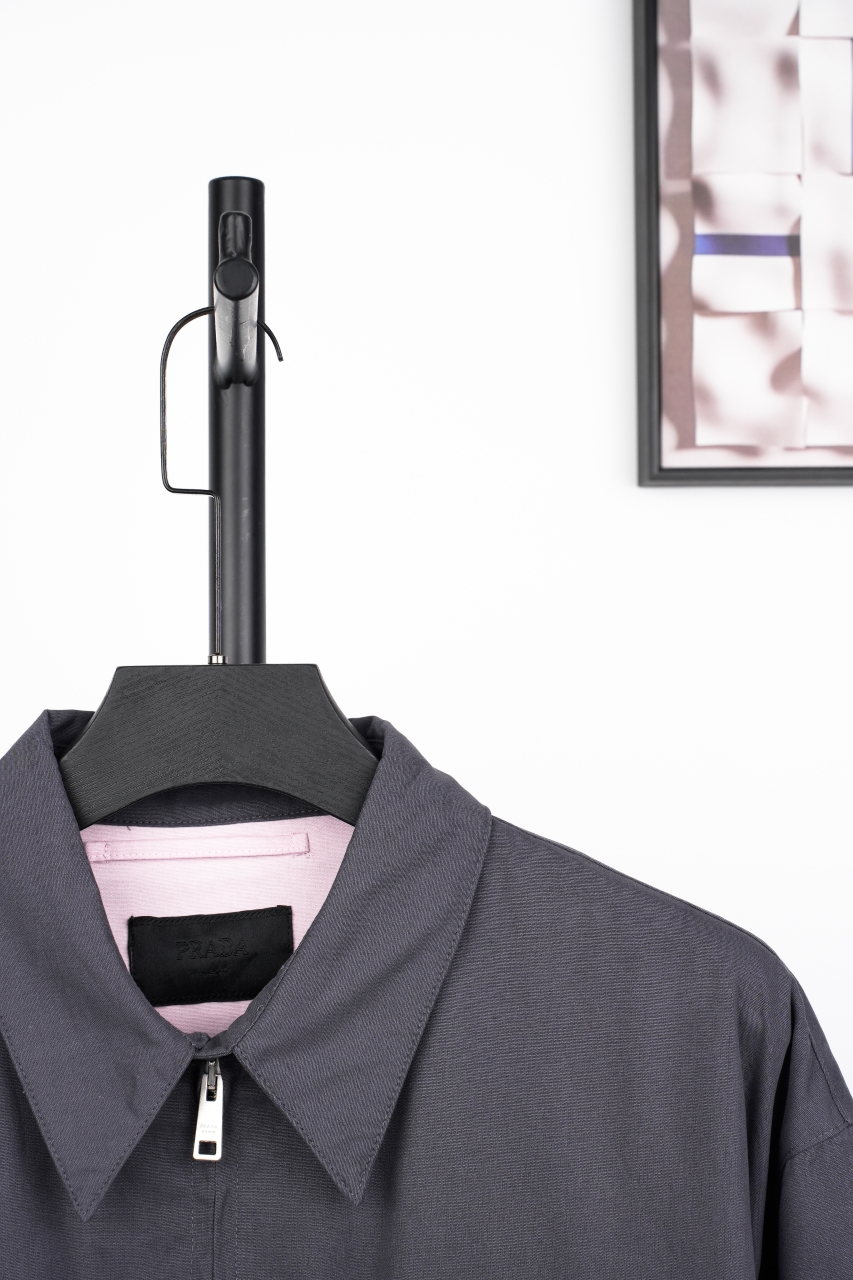 Prada/普拉达 25 小标灰粉夹克外套