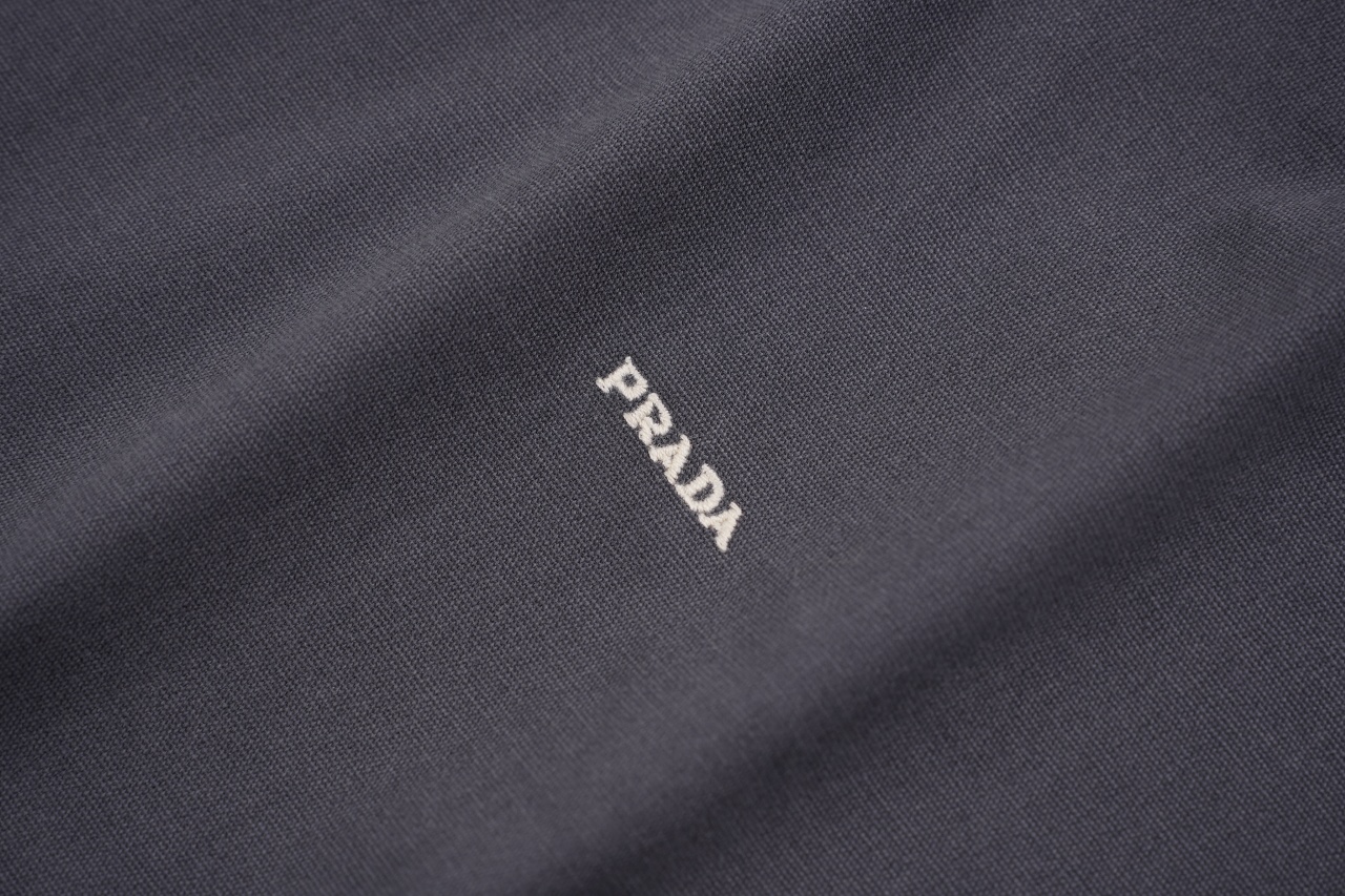 Prada/普拉达 25 小标灰粉夹克外套