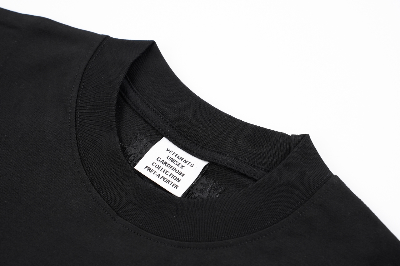 160 Vetements草写标语logo字母刺绣短袖T恤 黑色