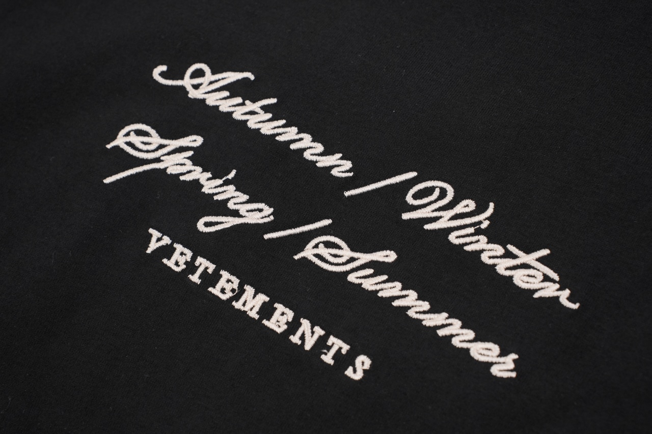 160 Vetements草写标语logo字母刺绣短袖T恤 黑色