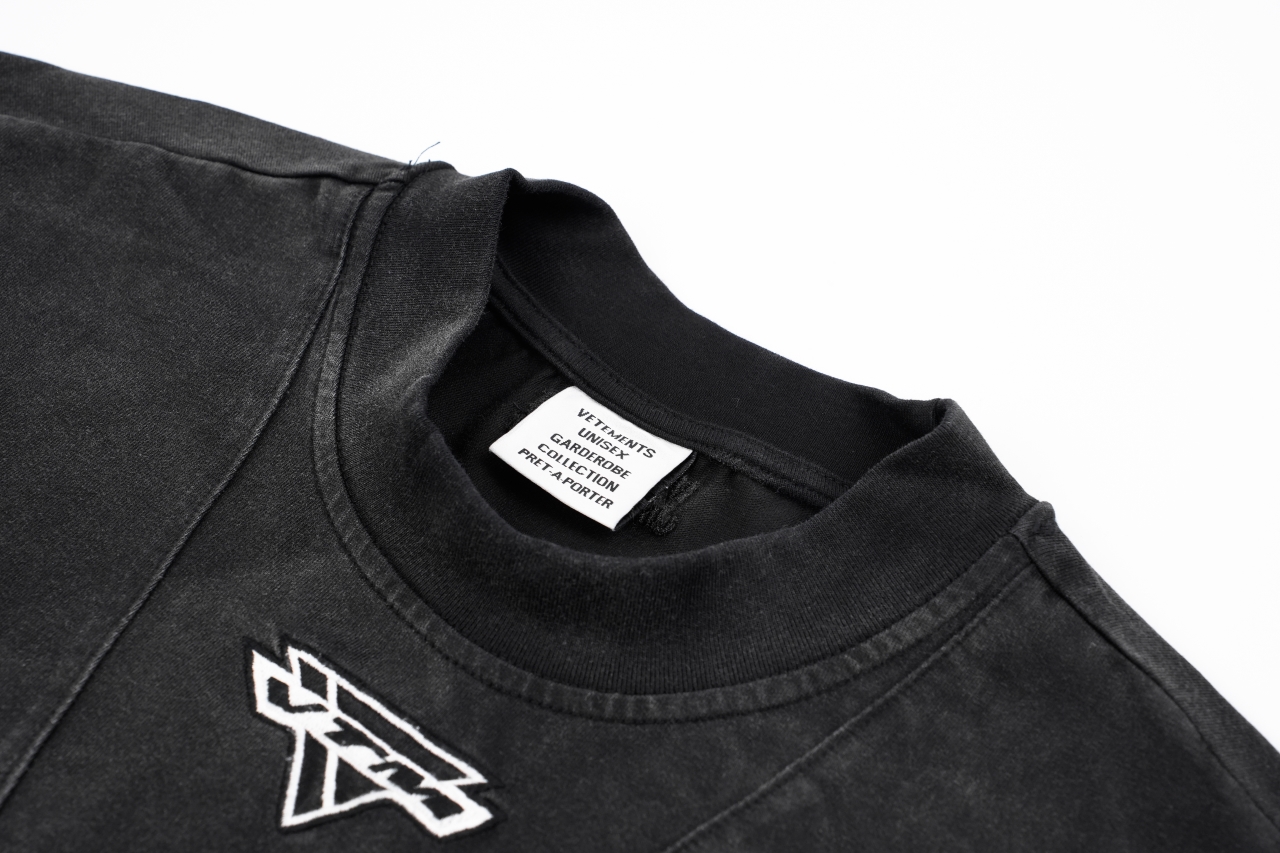 200 VETEMENTS解构拼接风格做旧短袖T恤 做旧黑