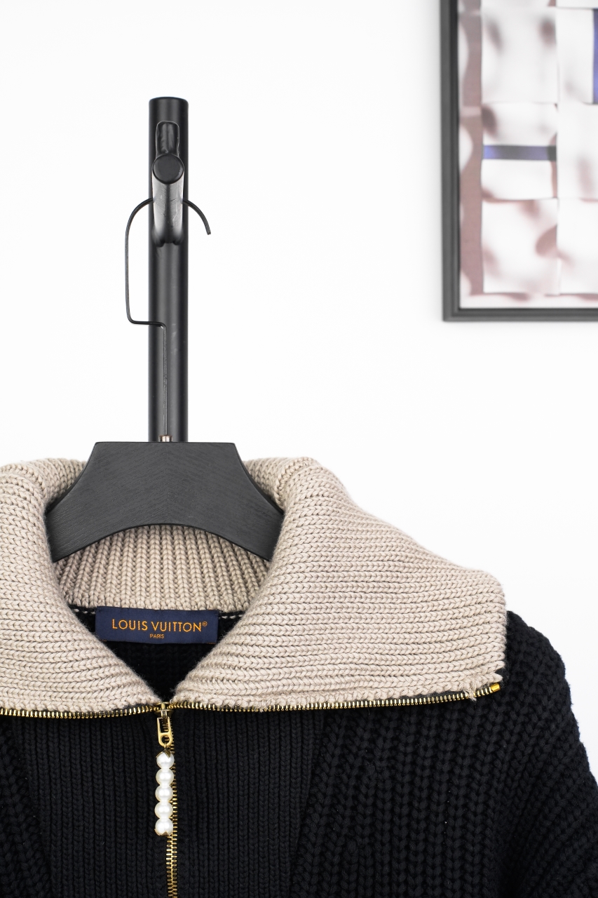 LV金冠半拉链套头毛衫