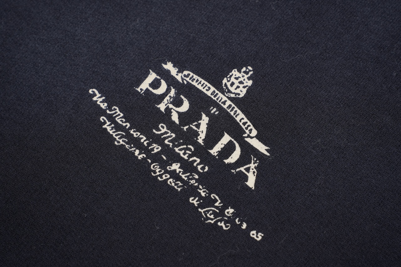 380 prada水洗印花做旧卫衣