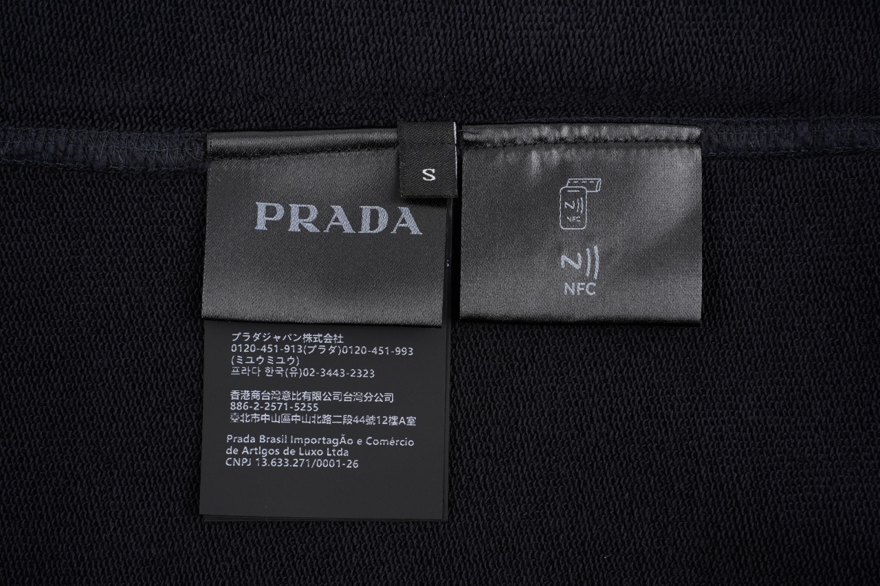 380 prada水洗印花做旧卫衣