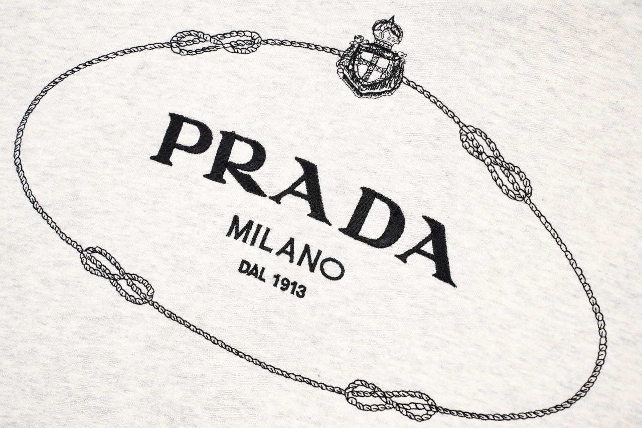 320 Prada普拉达胸口花绣花纱帽衫米白色