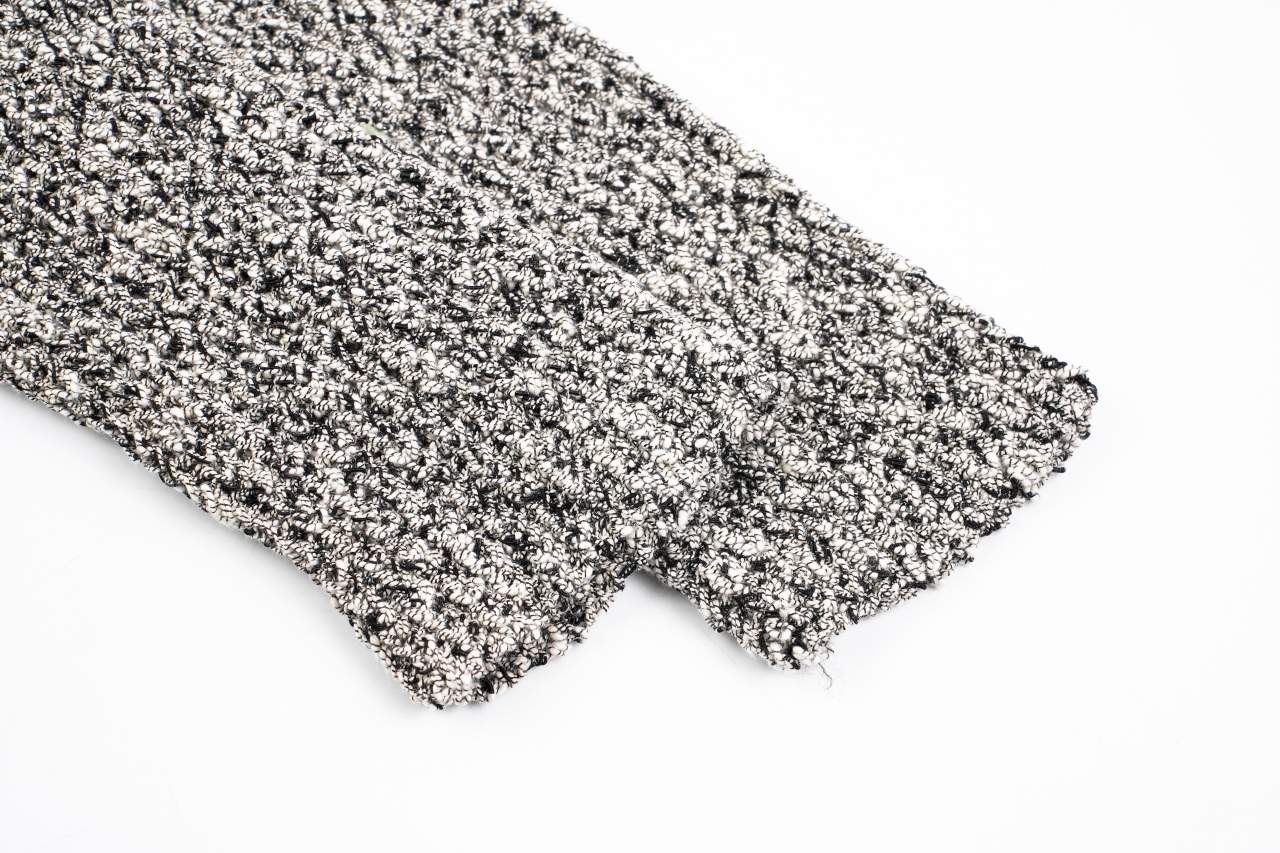 400 石头岛珊瑚花色毛衣外套