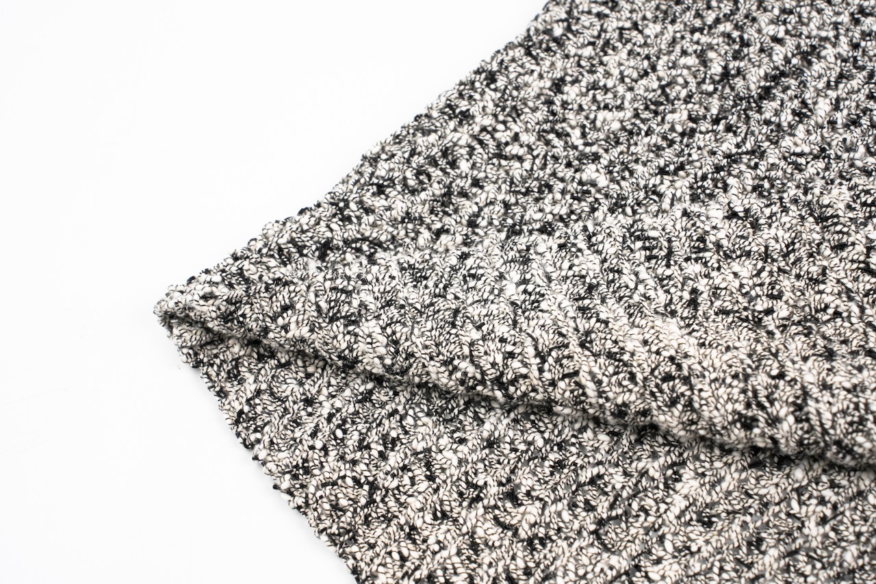 400 石头岛珊瑚花色毛衣外套