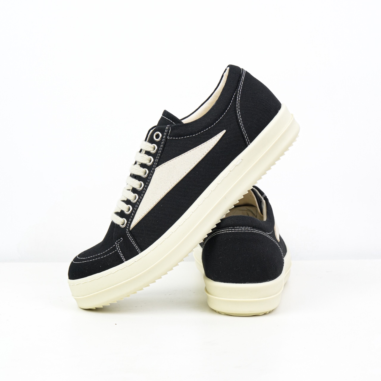 400 M8版本 瑞克 欧文斯Rick owens 主线 经典西瓜头 RO低帮厚底黑白布面-Chinese UA Cheap High Quatity Brand Clothes Bags handbags Sneakers wholesale wholesaler seller from China Factory suppliers Fashion Clothing Shoes best Quality Beautiful Price 400 M8版本 瑞克 欧文斯Rick owens 主线 经典西瓜头 RO低帮厚底黑白布面
