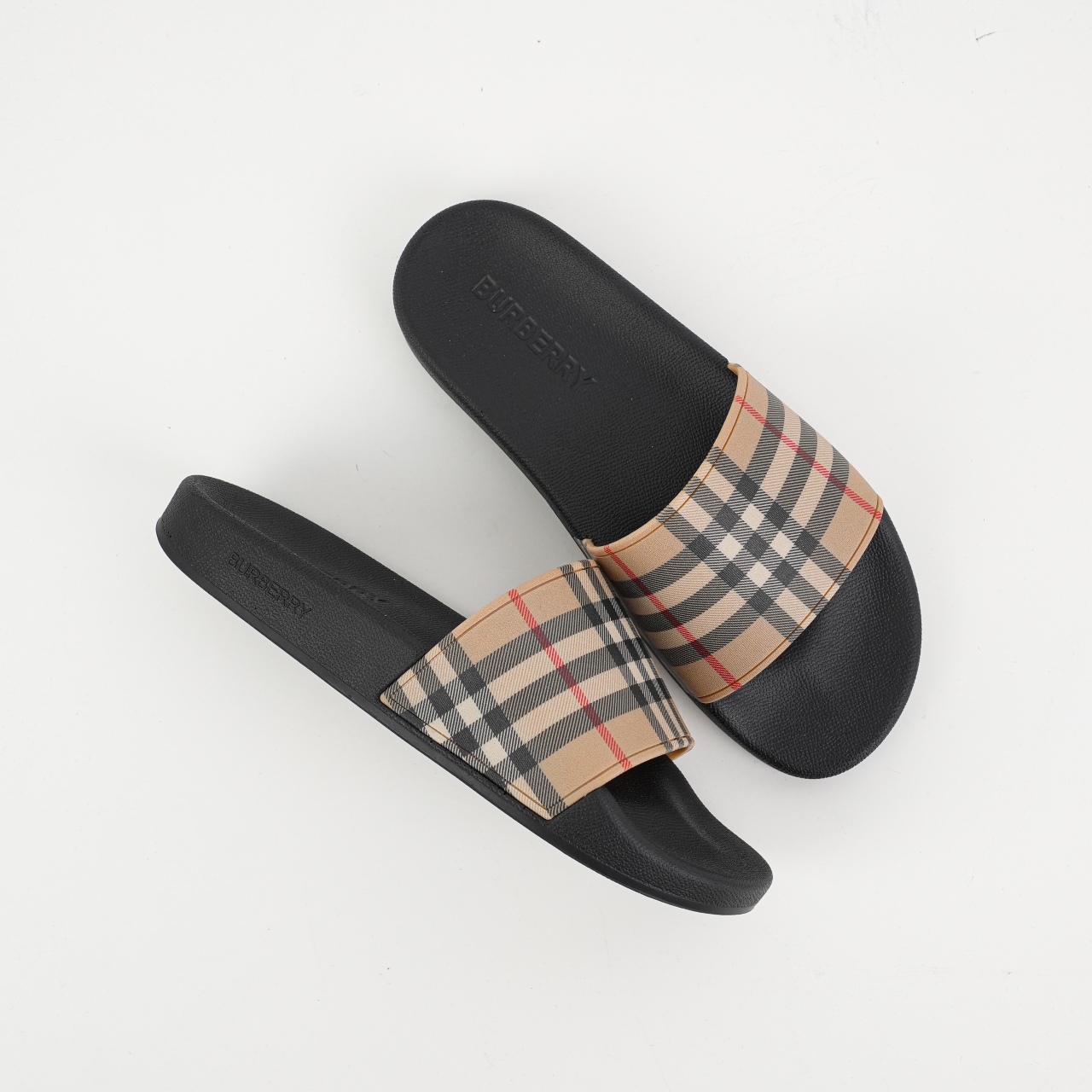 M8版本 BBR拖鞋 整体的设计依然是沿用bbr经典格纹-Chinese UA Cheap High Quatity Brand Clothes Bags handbags Sneakers wholesale wholesaler seller from China Factory suppliers Fashion Clothing Shoes best Quality Beautiful Price M8版本 BBR拖鞋 整体的设计依然是沿用bbr经典格纹