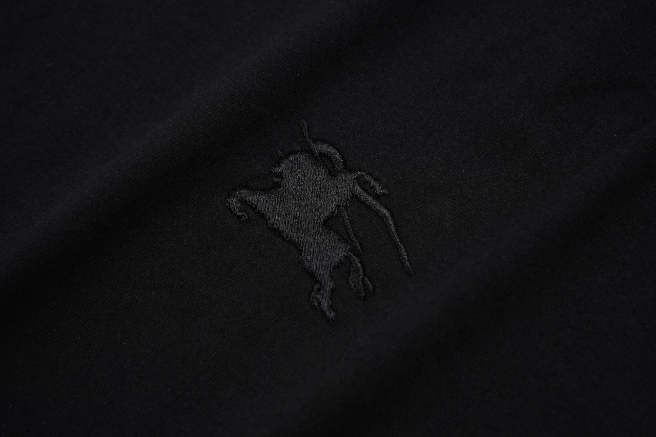 巴宝莉肩部织带格子短袖