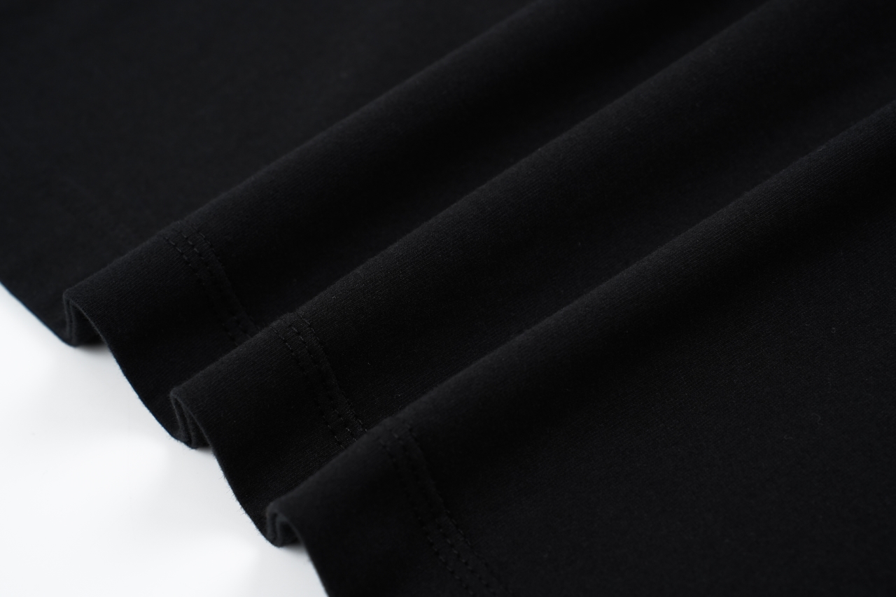 巴宝莉肩部织带格子短袖