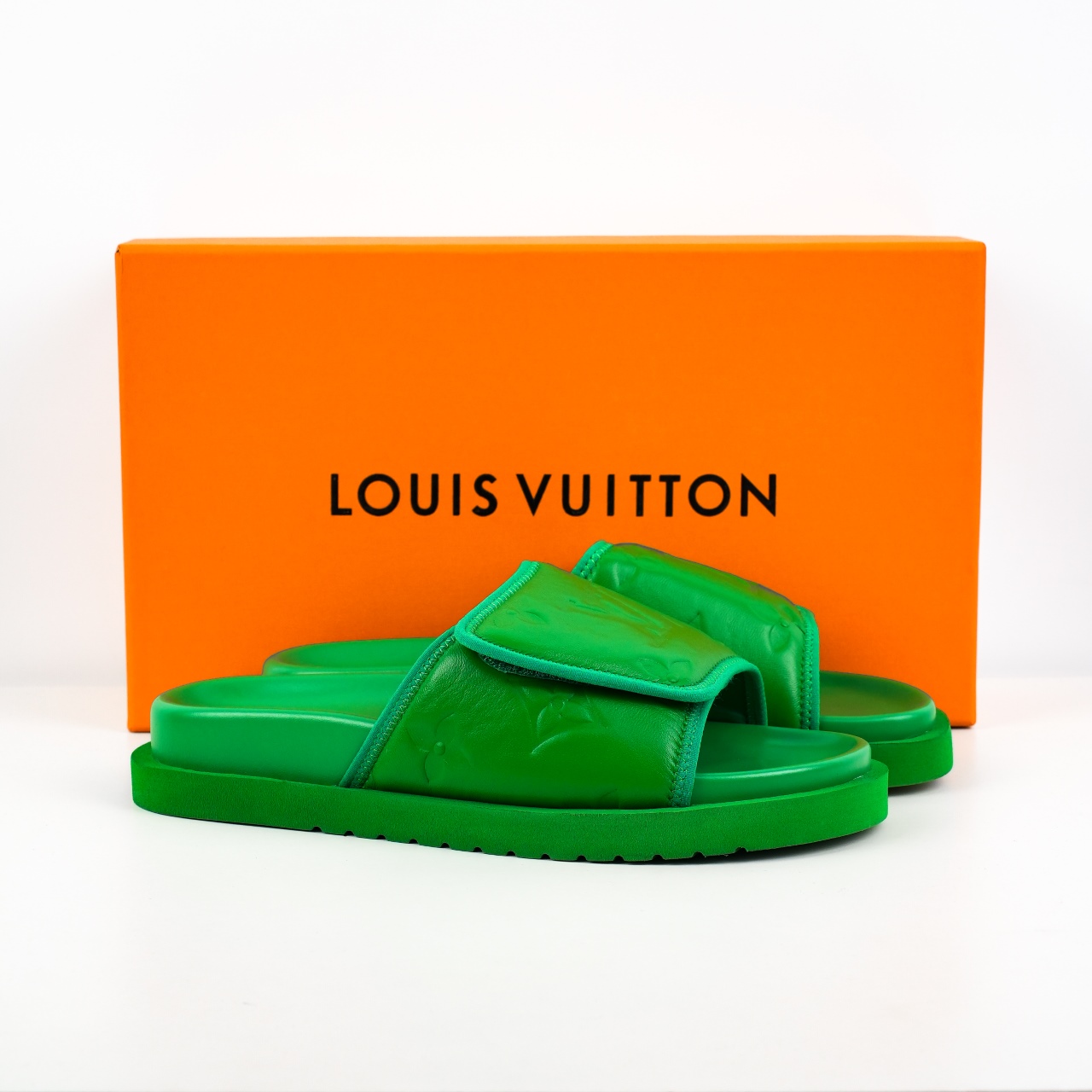 Lv Miami Damier 圆头一字拖鞋系列 驴家 Louis Vuitton Oasis 经典系列2024最新经典款拖鞋款式牛仔布