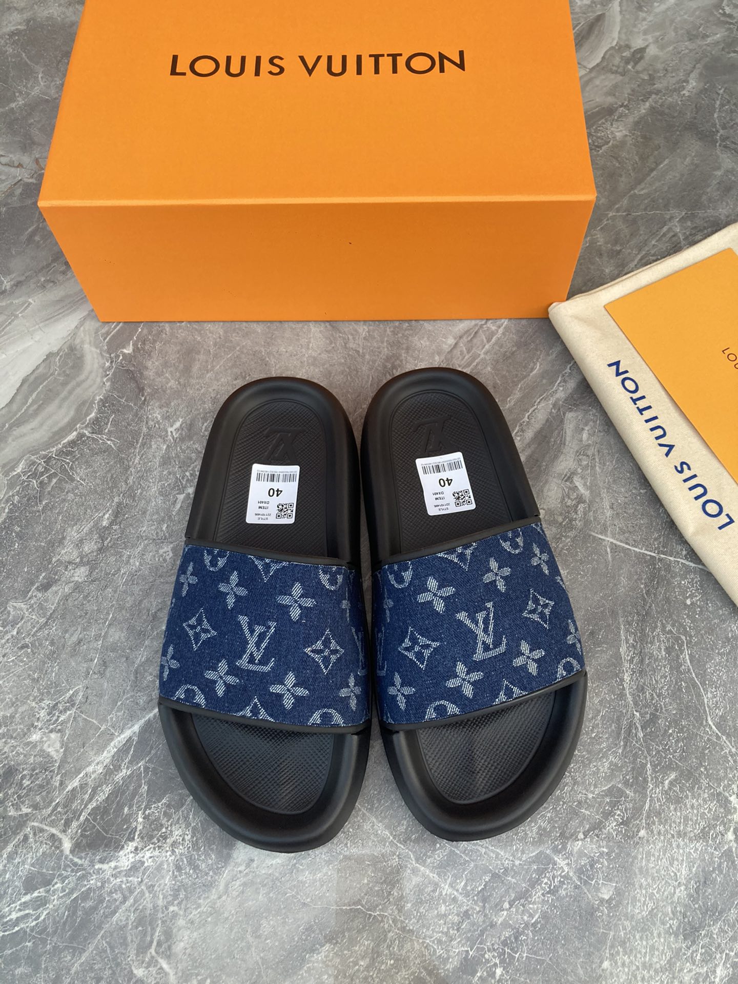 NO:244166,[LV Louis Vuitton] Purchase Lujia hot couple slippers, counter synchronization, original sole, exclusive movable molding sole, super comfortable, original order goods, upgraded version. Number of sizes 35-45 [46.47 can be customized], slippers, louis vuitton, louis vuitton, slippers19860909【LV路易威登】代购路家爆款情侣款拖鞋鞋 专柜同步 鞋底原厂特供原版底,独家活动成型底超级舒适,原厂跟单货,升级版.码数 35-45【46.47可以订做】,拖鞋,louis vuitton,louis vuitton,slippers,Women's Shoes