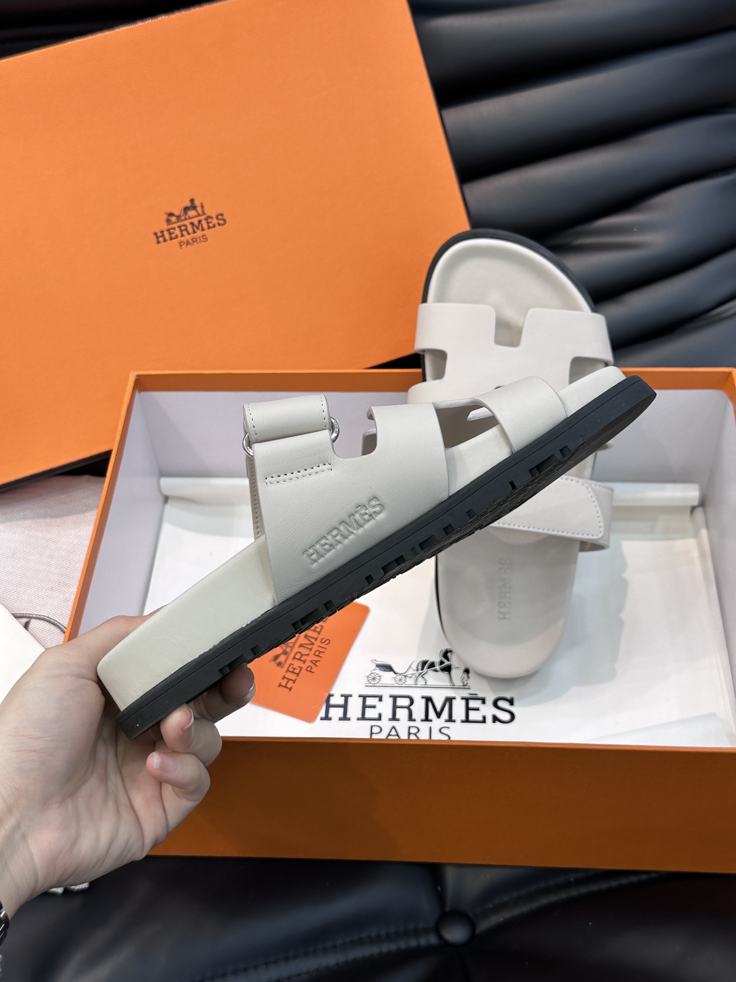 ️️Hermes情侣款高端真皮拖鞋高品质经典单品用料上乘考究版型宽松舒适推荐入手鞋面选用进口头层进口原版