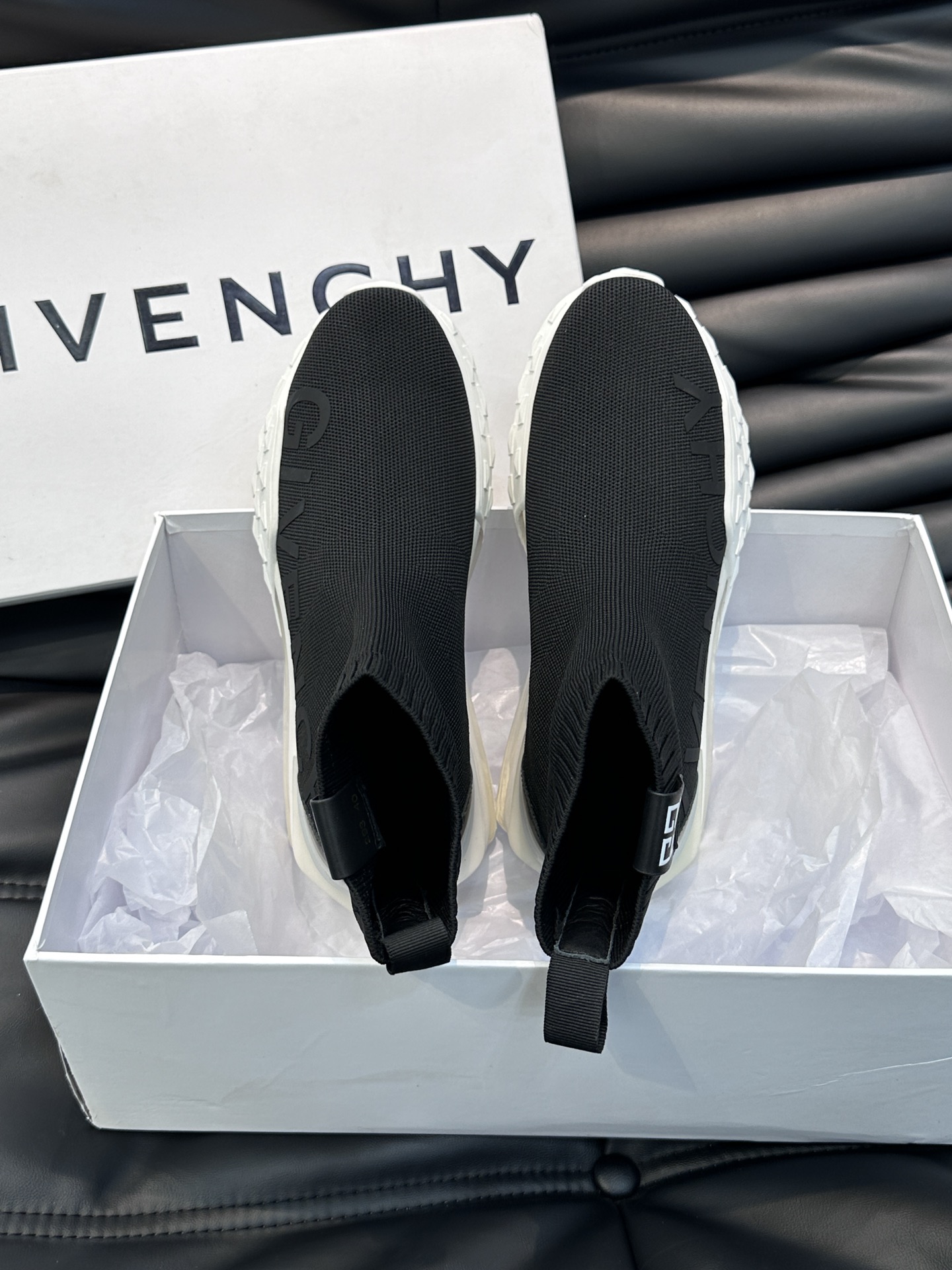 Givenchy*纪梵希新款气垫高帮袜子鞋.面料选用进口原版硬挺的针织弹力布料久穿不易变形鞋底增高舒适又