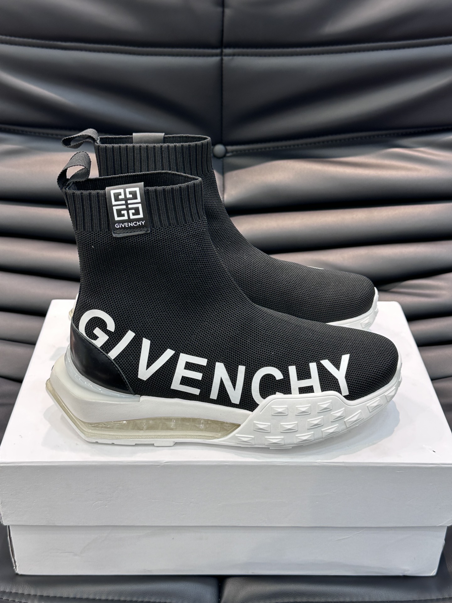 Givenchy*纪梵希新款气垫高帮袜子鞋.面料选用进口原版硬挺的针织弹力布料久穿不易变形鞋底增高舒适又