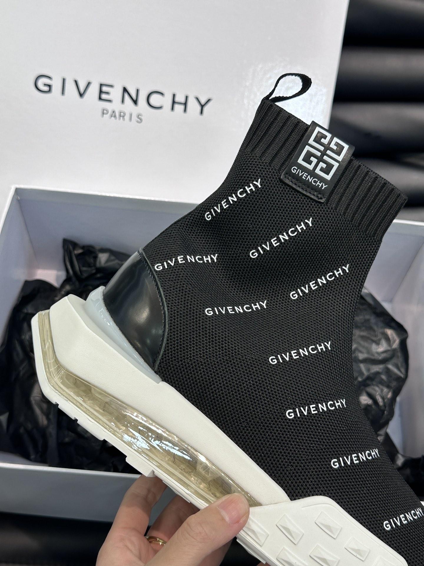 Givenchy*纪梵希新款气垫高帮袜子鞋.面料选用进口原版硬挺的针织弹力布料久穿不易变形鞋底增高舒适又