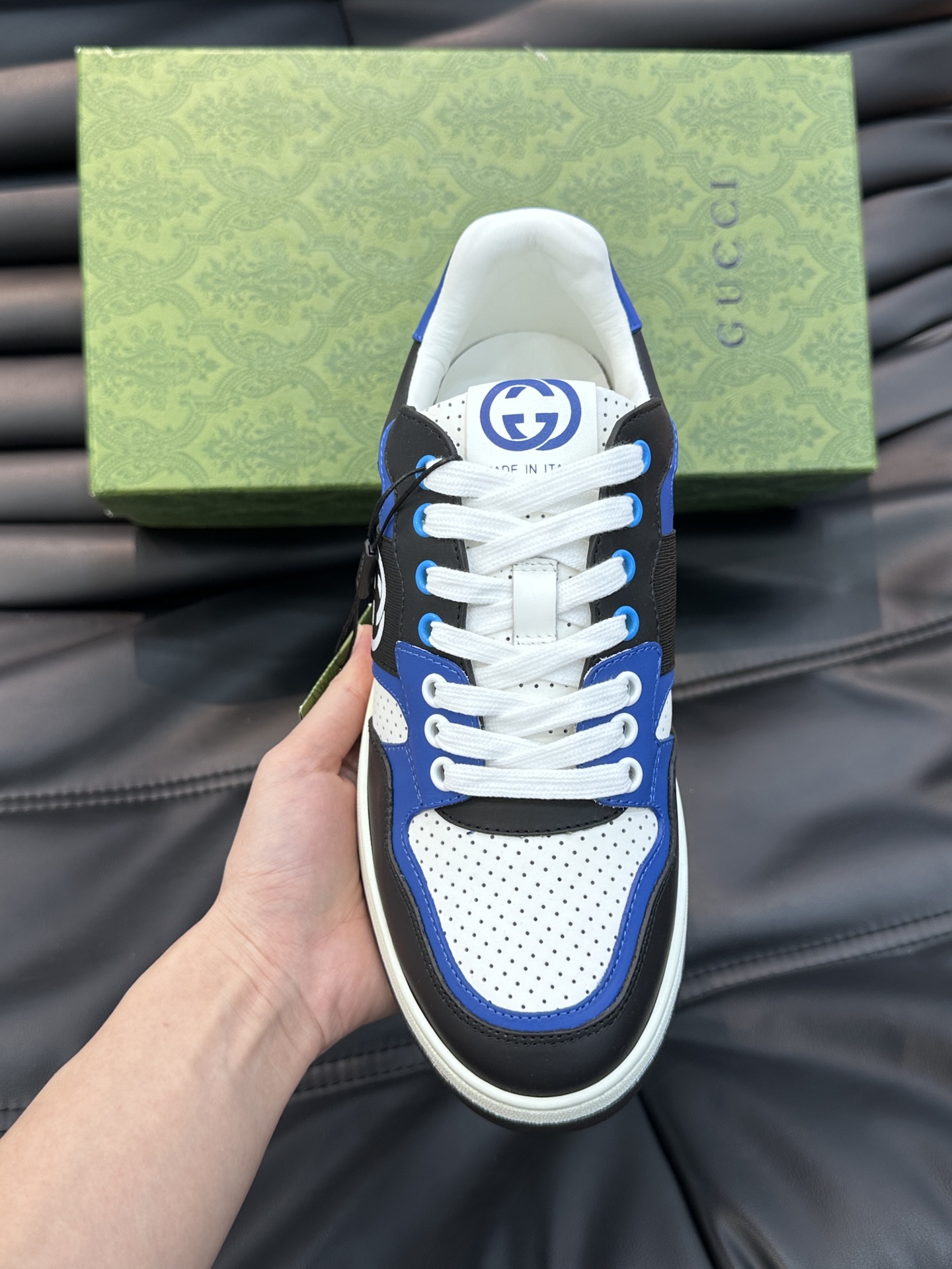 Guc*i男士MAC80运动鞋全皮版顶级品质品相完美精致小巧的互扣式双G标识浪漫诠释此系列的美学理念选用