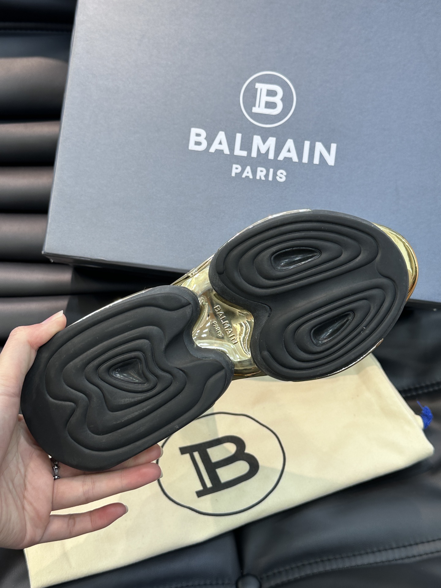 BALMAIN巴尔曼超酷情侣款太空鞋高磅袜子鞋造型太帅了增高8CM妥妥的气场全开！设计师以神话的生物独角