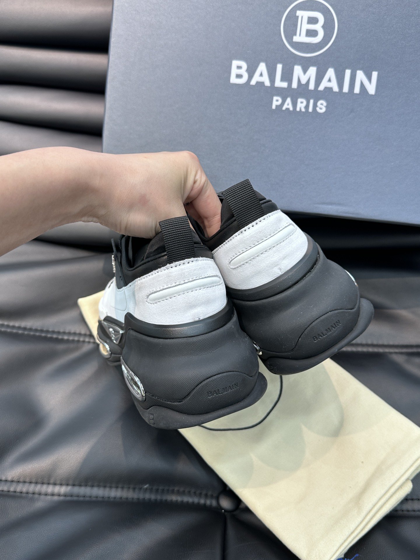 BALMAIN巴尔曼超酷情侣款太空鞋造型太帅了增高8CM妥妥的气场全开！设计师以神话的生物独角兽为灵感创