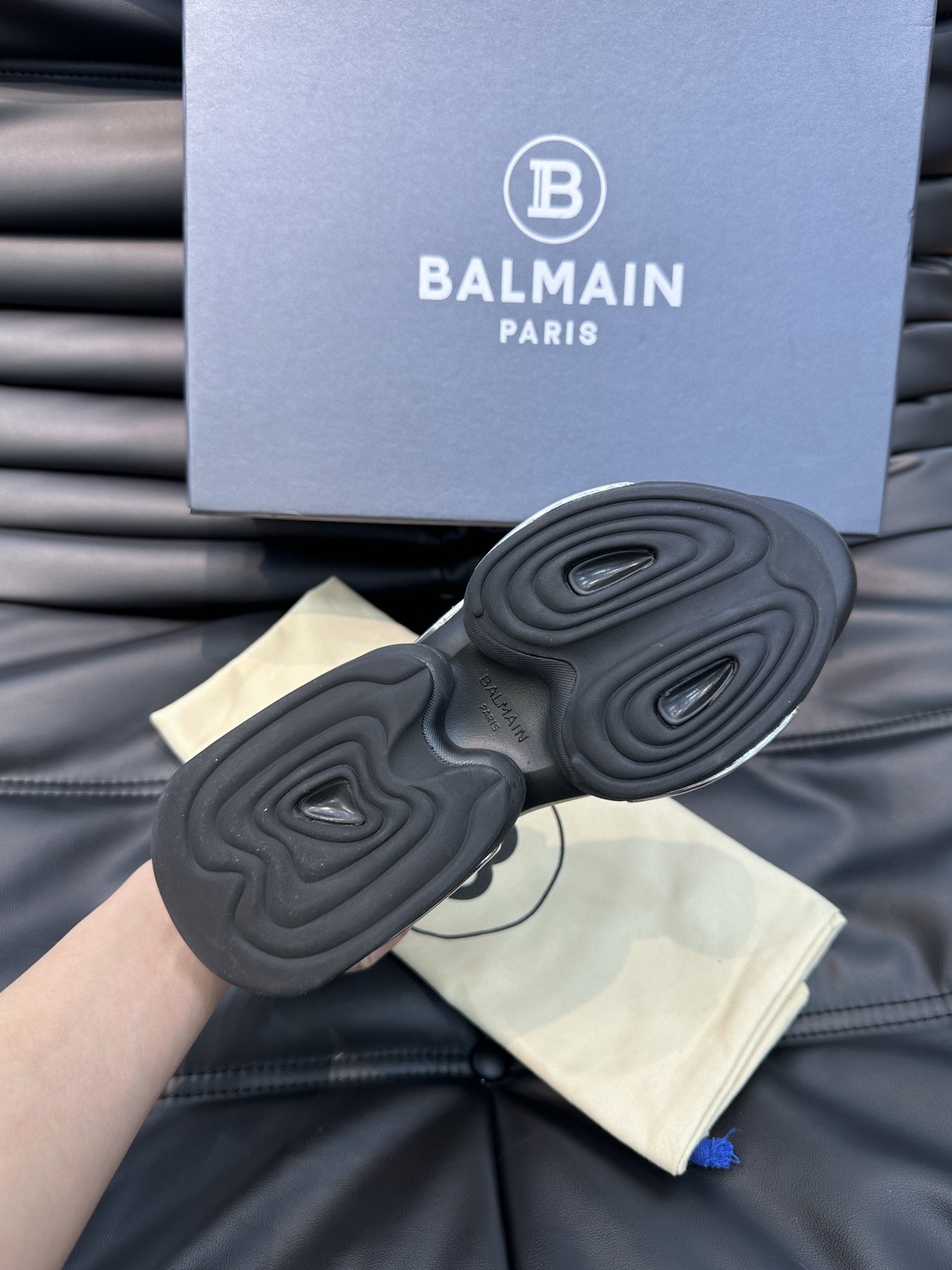 BALMAIN巴尔曼超酷情侣款太空鞋造型太帅了增高8CM妥妥的气场全开！设计师以神话的生物独角兽为灵感创