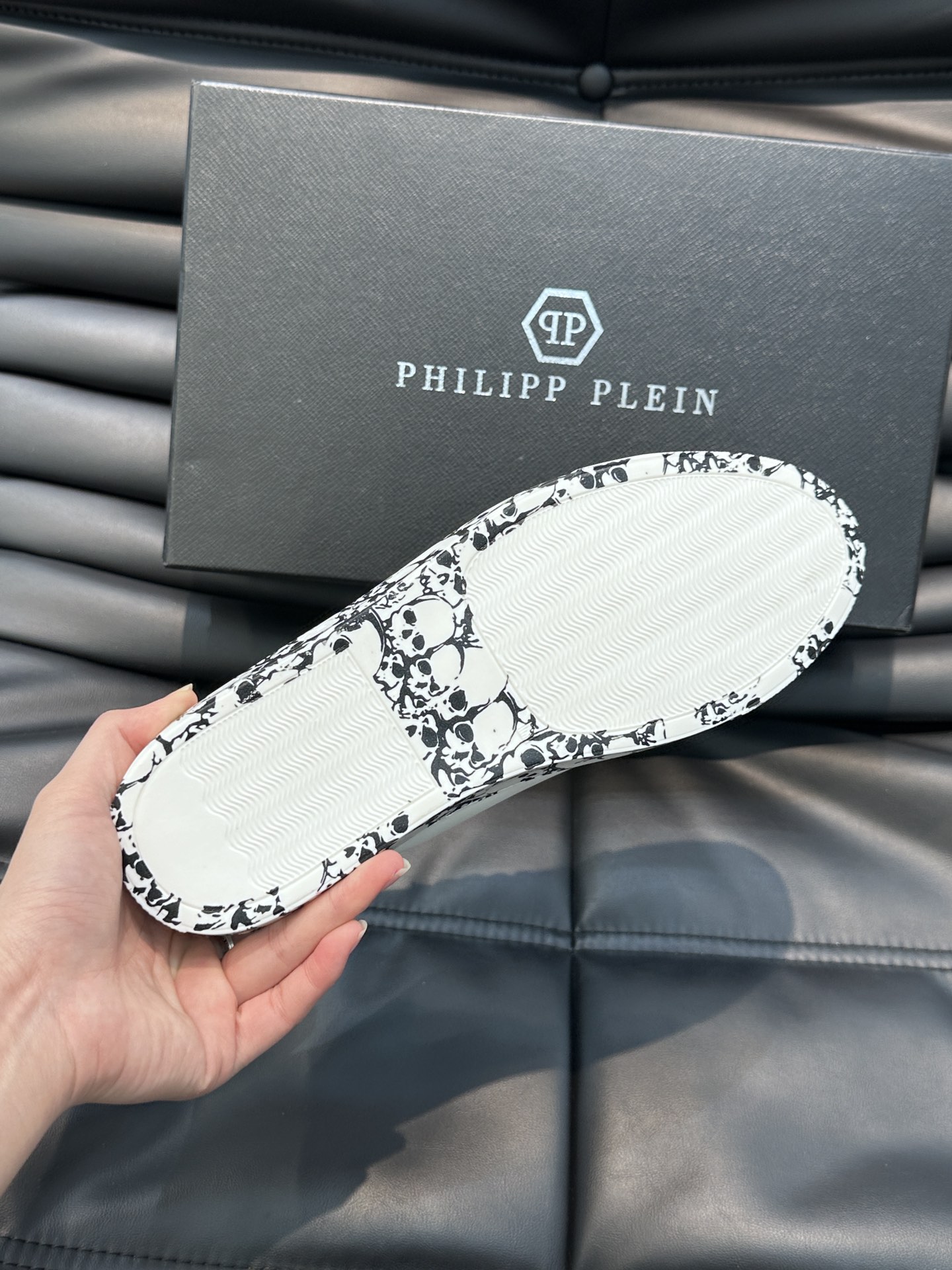 PHILIPPPLEIN-菲利普普莱茵德国潮牌男士低帮板鞋牛皮拼色设计鞋面皮牛皮打造牛皮内里！原版金属P